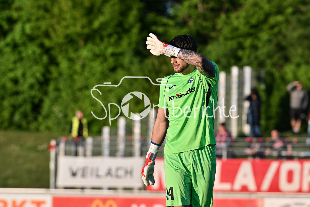FV Illertissen - FC Bayern Amateure | ILLERTISSEN, GERMANY - 30. APRIL: im Bild Malwin ZOK (Illertissen 34) / Einzelfoto / Freisteller während dem Match zwischen dem FV Illertissen den Amateuren des FC Bayern am 32. Spieltag der Regionalliga Bayern im Vöhlin Stadion