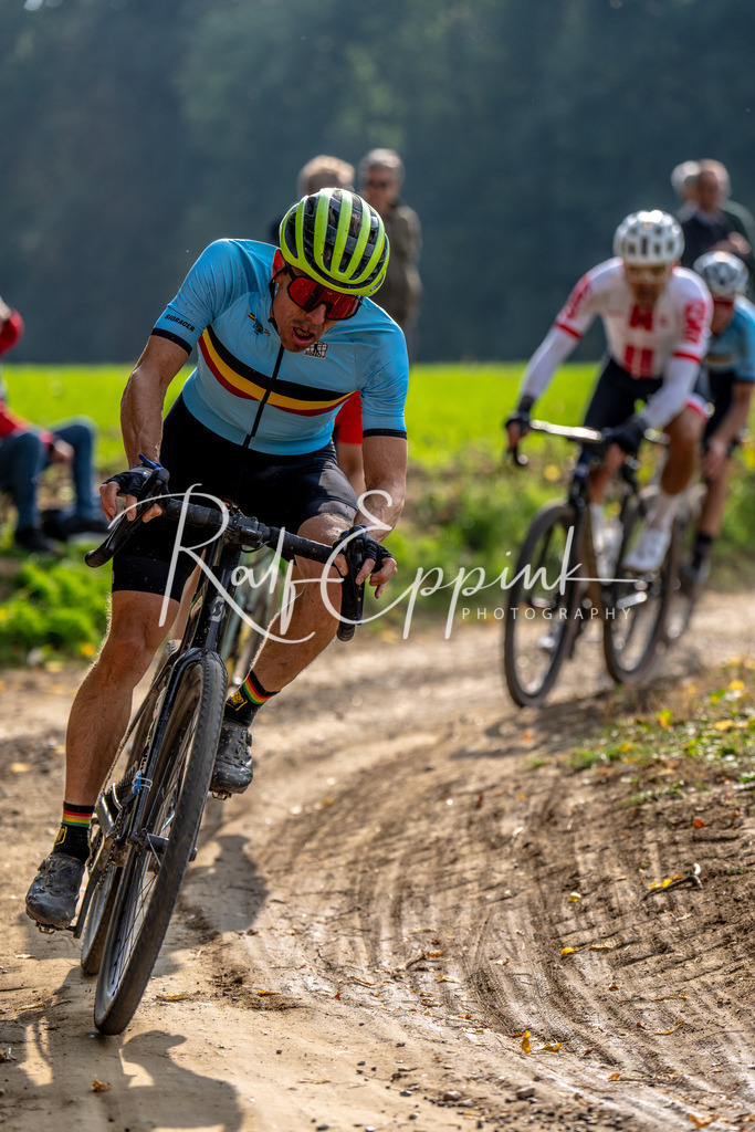 Ralf Eppink Photography 20251012_DSC04938 | Sportfotografie, Eventfotografie, Porträtfotografie, Radsport Fotograf, Triathlon Fotograf, Düsseldorf Fotograf, Köln Fotograf, Actionfotografie, Teamfotografie, Peoplefotografie, Business Portraits, Veranstaltungsfotografie, Reportagefotografie - Realisiert mit Pictrs.com