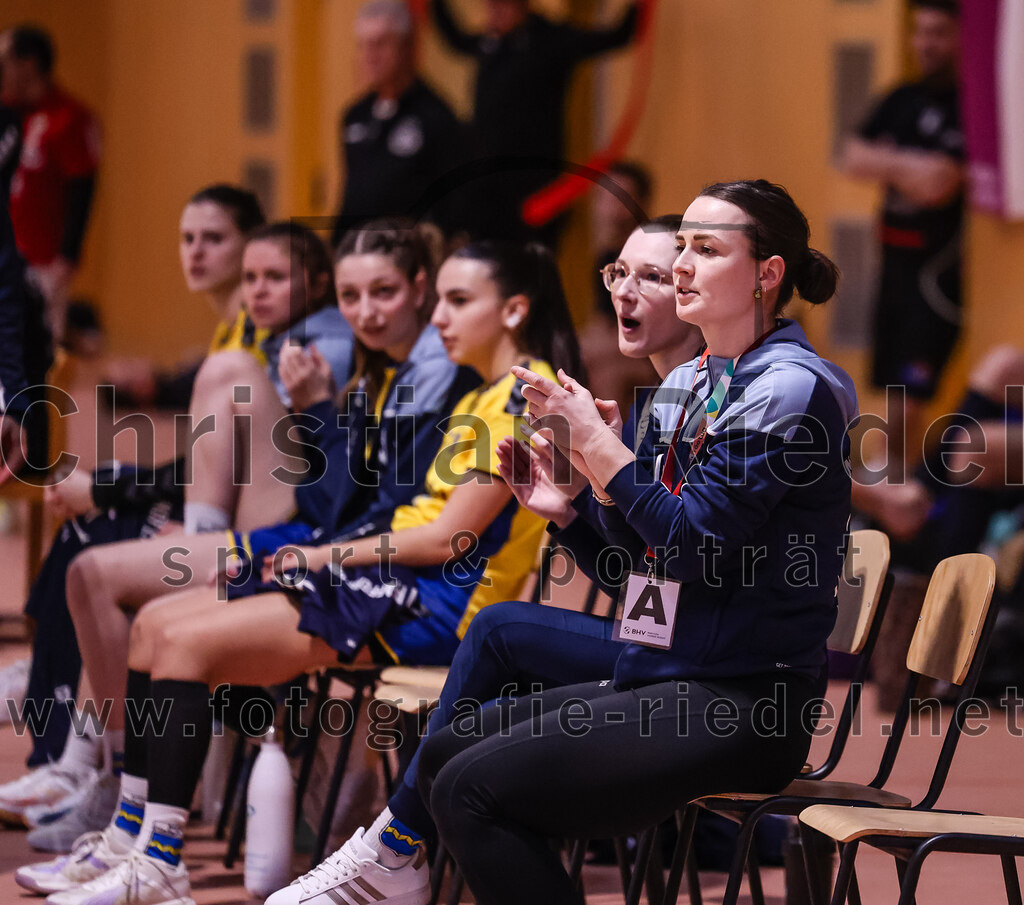 2025-02-15_012_SpVgg_Altenerding_gegen_MTV_Pfaffenhofen | Erding, Deutschland, 15.02.2025:Handball, Bezirksoberliga Frauen Altbayern 2024 / 2024, 14. Spieltag, SpVgg Altenerding gegen MTV Pfaffenhofen, Endergebnis: 27:23Anne Hähl (MTV Pfaffenhofen, #), Eva Künzel (MTV Pfaffenhofen)Foto: Christian Riedel / fotografie-riedel.net