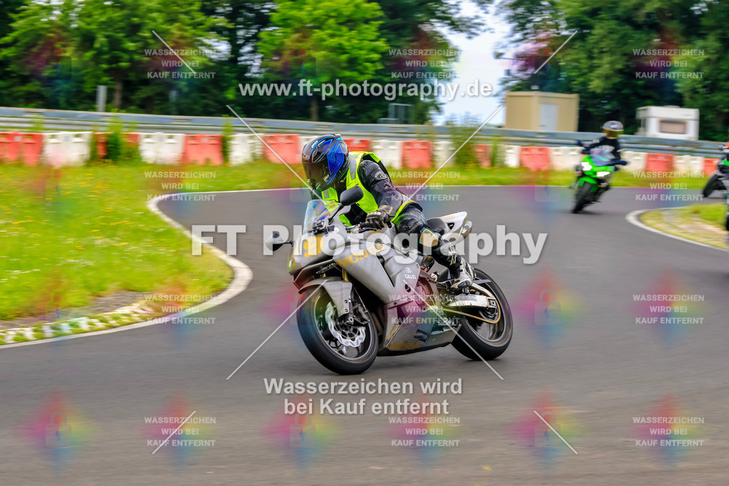 VBK-7627 | Hier findet Ihr Bilder von Touristenfahrten auf der Nürburgring Nordschleife oder von anderen Veranstaltungen die ich besucht habe. Viel Spass beim Durch Schauen 