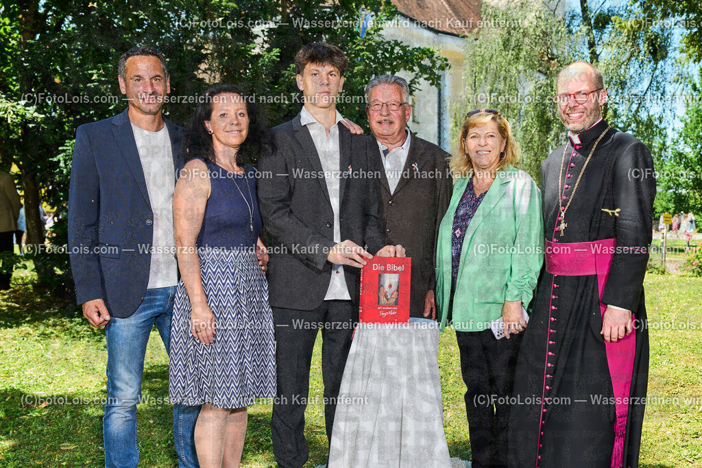 ALP1362_PfarrFirmung Wieselburg_Firmling-PateIn_Familie | (C)FotoLois.com, Alois Spandl, Firmung in der Pfarrkirche Wieselburg mit Generalvikar Dr. Christoph Weiss, Dechant Pfarrer Daniel Kostrzycki und Monignore Franz Dammerer, Sa 15. Juni 2024.