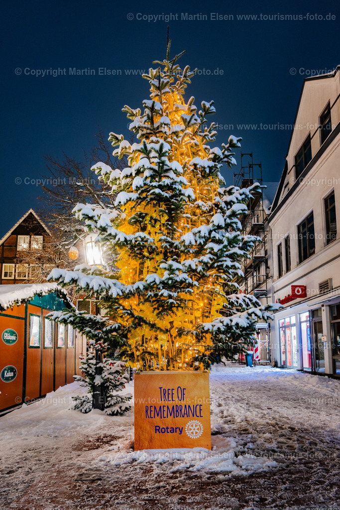 Stade Rotary Weihnachtsbaum Schnee Winter_ELS_8472051223 | Stader Weihnachstmarkt - Realisiert mit Pictrs.com