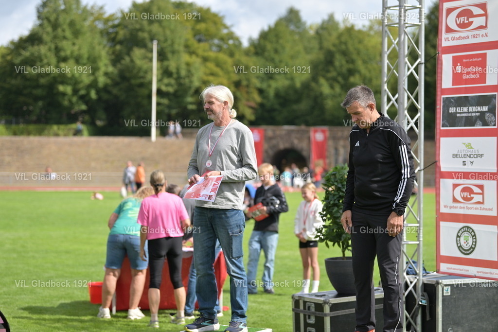 2026-08-23_Sparkassenlauf_Siegerehr_KH_00032 | Die Fotografen - Realisiert mit Pictrs.com