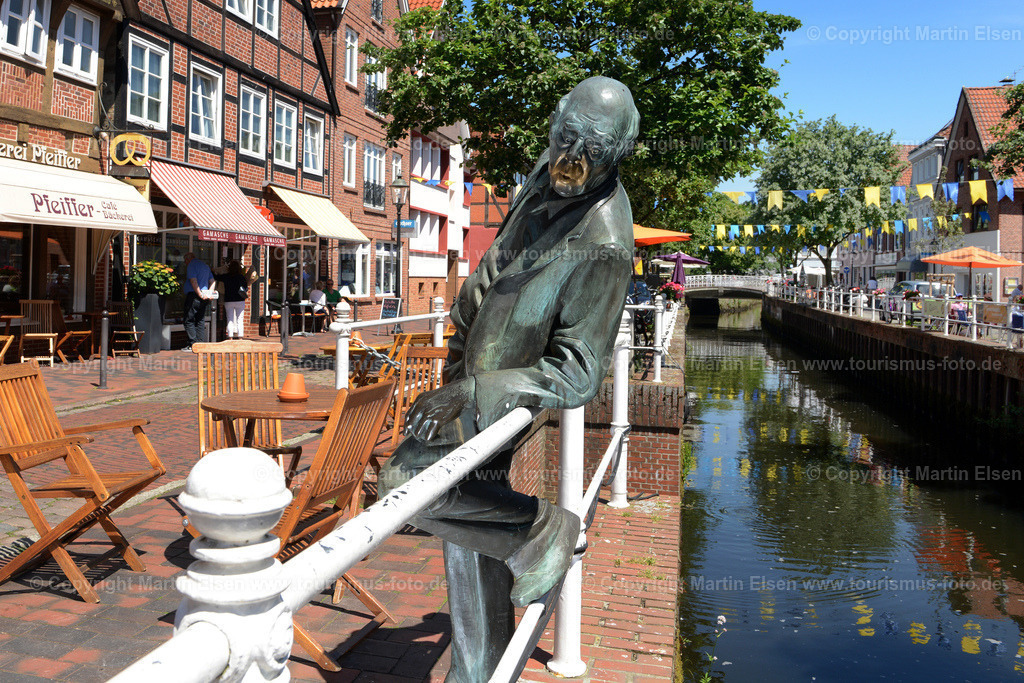 ELS_3575141006a | Buxtehude - Aufnahmedatum: 07.06.2014, Aufnahmehöhe:  m, Koordinaten:  - , Bildgröße: 6007 x  4009 Pixel - Copyright 2014 by Martin Elsen, Kontakt: Tel.: +49 157 74581206, E-Mail: info@schoenes-foto.deSchlagwörter: - Realisiert mit Pictrs.com