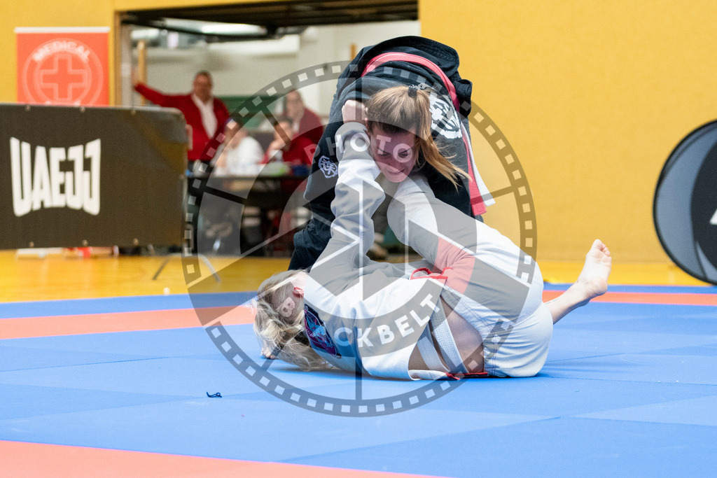 20231118PBB11519 | Fighters compete during the AJP Tour 600 Frankfurt Championship in Frankfurt/Main, Germany, on November 18, 2023.