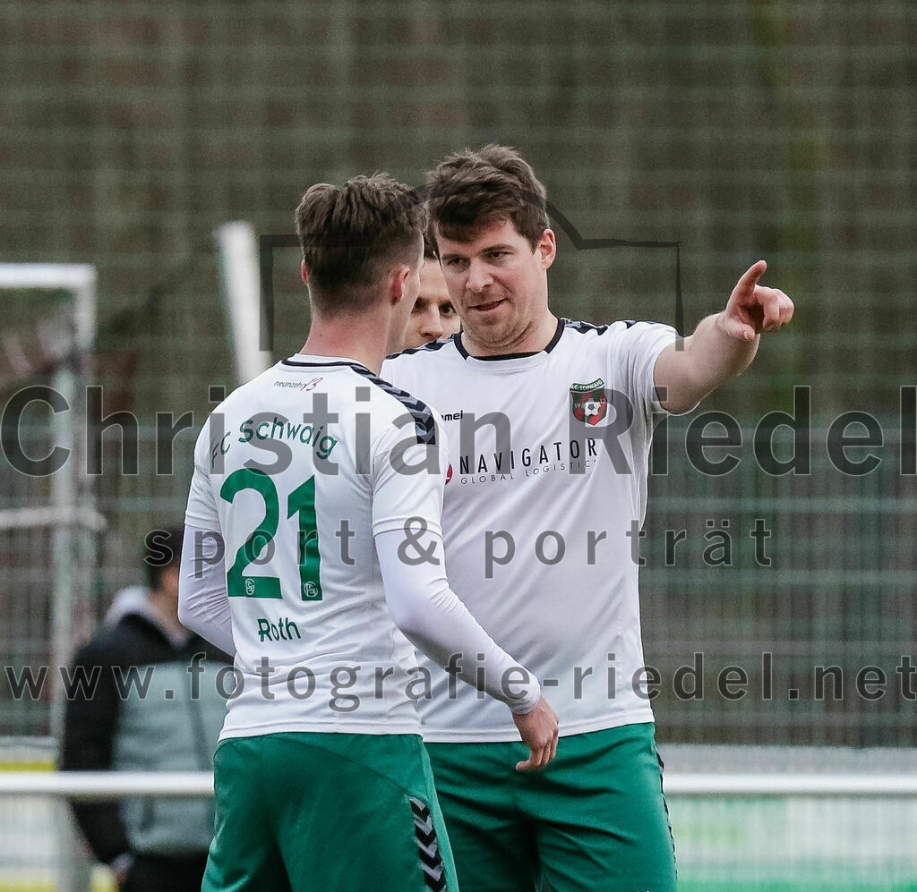 2024-02-17_058_FC_Schwaig_gegen_SV_Kranzberg | Marzling, Deutschland, 17.02.2024:
Fußball, Landesliga Südost 2023 / 2024, Testspiel, FC Schwaig gegen SV Kranzberg, Endergebnis: 4:1

Leon Roth (FC Schwaig, #21), Benjamin Held (FC Schwaig, #17)

Foto: Christian Riedel / fotografie-riedel.net