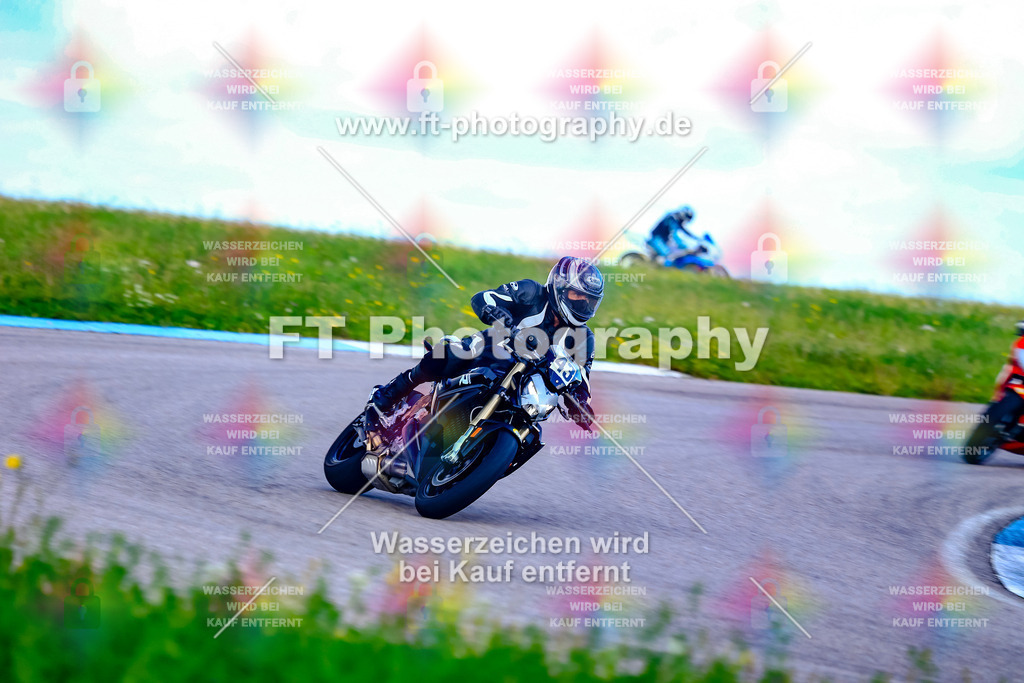 043-4992 | Hier findet Ihr Bilder von Touristenfahrten auf der Nürburgring Nordschleife oder von anderen Veranstaltungen die ich besucht habe. Viel Spass beim Durch Schauen 