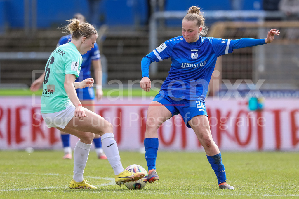 Fussball, 2. Frauen-Bundesliga, SV Meppen - SC Sand | v.li.: Milena Fischer (SC Sand, 6) und Lilly Bartke (SV Meppen, 24) im Zweikampf, Duell, Dynamik, Aktion, Action, Spielszene, DIE DFB-RICHTLINIEN UNTERSAGEN JEGLICHE NUTZUNG VON FOTOS ALS SEQUENZBILDER UND/ODER VIDEOÄHNLICHE FOTOSTRECKEN. DFB REGULATIONS PROHIBIT ANY USE OF PHOTOGRAPHS AS IMAGE SEQUENCES AND/OR QUASI-VIDEO.