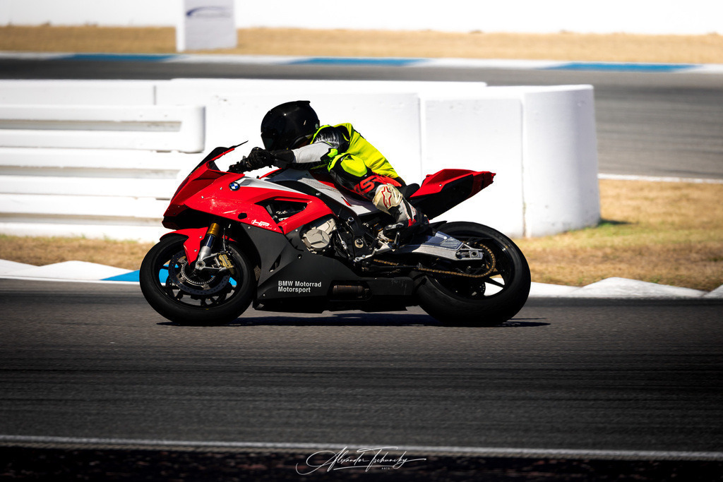 Ducati Trackday Hockenheimring 2026 | Entdecken Sie die faszinierende Welt von Alexander Tschuncky Arts: Kreative Fotografie, atemberaubende Automobilkunst und hochwertiger Bilderdruck. Lassen Sie sich inspirieren! - Realisiert mit Pictrs.com