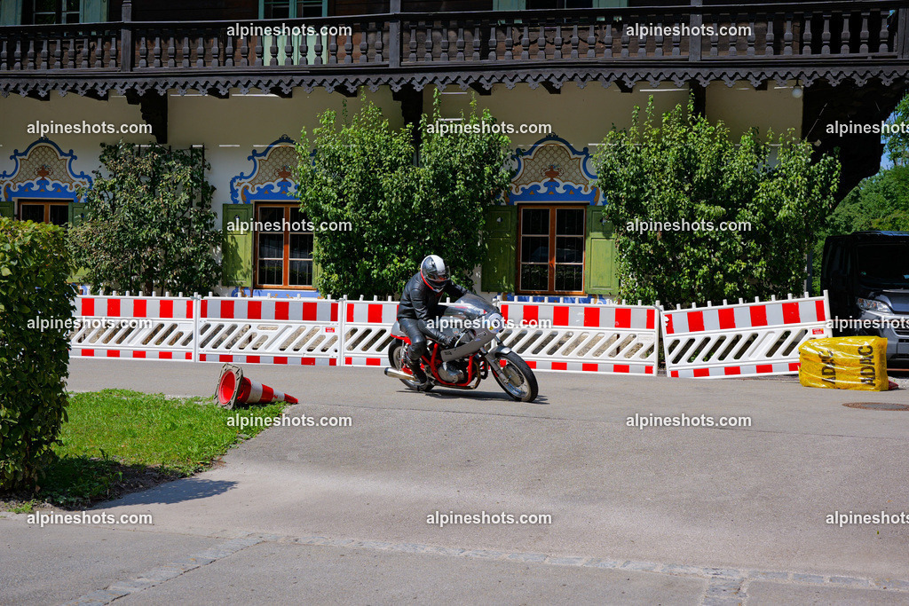 P1014811 | Erleben Sie atemberaubende, hochqualitative Fotos Ihrer Fahrt entlang der malerischen Alpenstraßen. Besuchen Sie alpineshots.com, um professionelle Aufnahmen Ihrer unvergesslichen Reise zu finden und zu kaufen - Realisiert mit Pictrs.com
