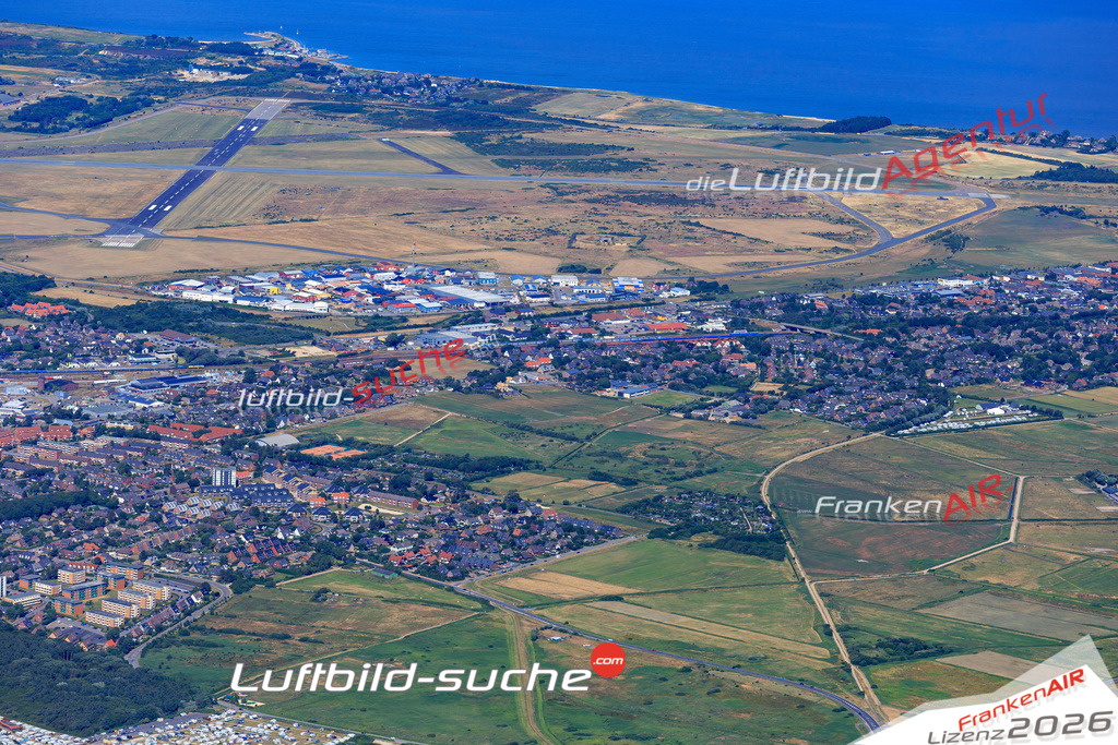 Die Luftbildaufnahme Westerland - Sylt wurde 2018 mittels Flugzeug (keine Drohne) erstellt. Perfekte Schärfe und Druck- Auflösung- Garantiert!