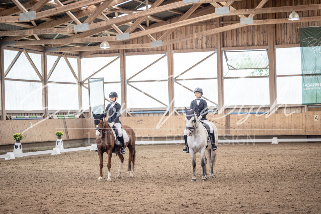 20251011-_3LI0568 | Tierfotografie Pferde, Hunde, Katzen, Haustiere.
Turnierfotografie Reitturniere, Reiten, Springreiten, Dressur in Hanau, dem Main-Kinzig-Kreis und dem Rhein-Main- Gebiet um Frankfurt