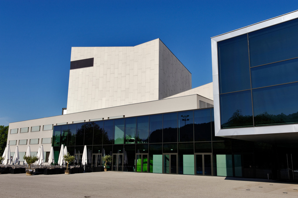 Festspielhaus am See | Bregenz, Austria - August 26, 2011: Festspielhaus am See. - Realisiert mit Pictrs.com