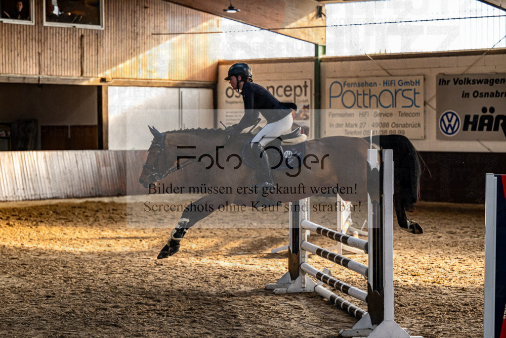 20240308-DOS_2675 | Entdecke hochwertige Reitturnierfotos von Foto Oger. Professionell, emotional und authentisch – jetzt Lieblingsmomente im Shop bestellen.Deutschlandweite Turnierfotografie. - Realisiert mit Pictrs.com