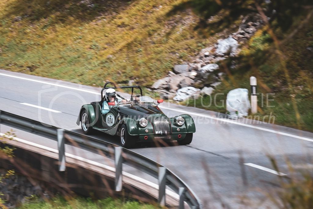 21. Arosa ClassicCar 2025 - 7. =September= 2025 | Luis Maissen aus Rüti (SUI) in einem Morgan Super Sport Racing Ford aus dem Jahre 1965 mit Startnummer 604 am Arosa ClassicCar 2025 in der Kategorie Demo..@arosaclassiccar, @arosa.official, #arosaclassiccar, #arosa, #76curves, #classiccarBild: Sportfotografie Markus Aeschimann | www.markus-aeschimann.ch - Realisiert mit Pictrs.com
