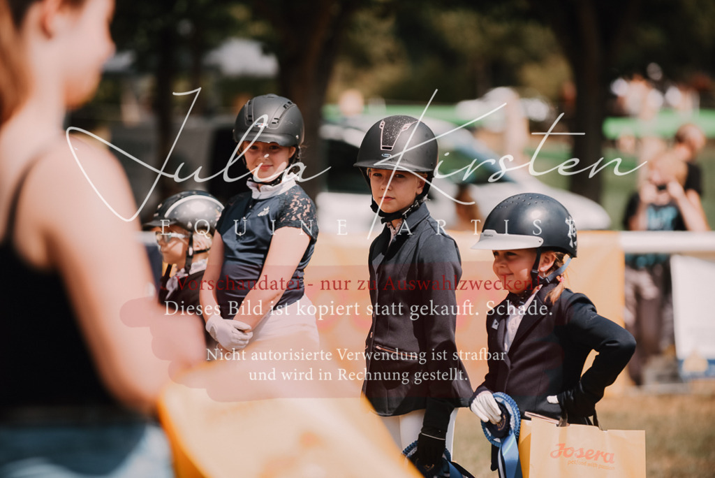 DSC_6358 | Pferde- und Turnierfotografie in Westsachsen. Pferdeportraits, Auftragszeichnungen und intuitive Kunst.