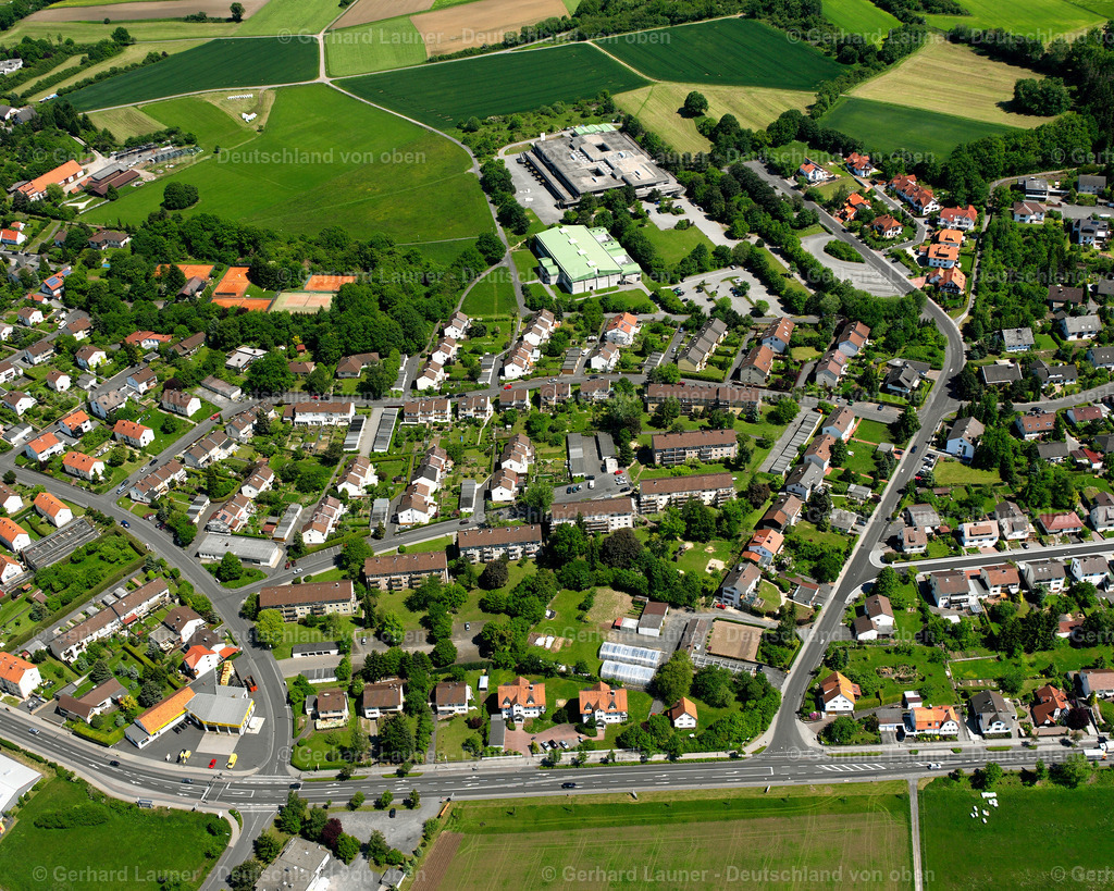 2615765 | LAUTERBACH (HESSEN) 09.06.2006 Wohngebiet einer Einfamilienhaus- Siedlung  in Lauterbach (Hessen) im Bundesland Hessen, Deutschland // Single-family residential area of settlement  in Lauterbach (Hessen) in the state Hesse, Germany Foto: Gerhard Launer