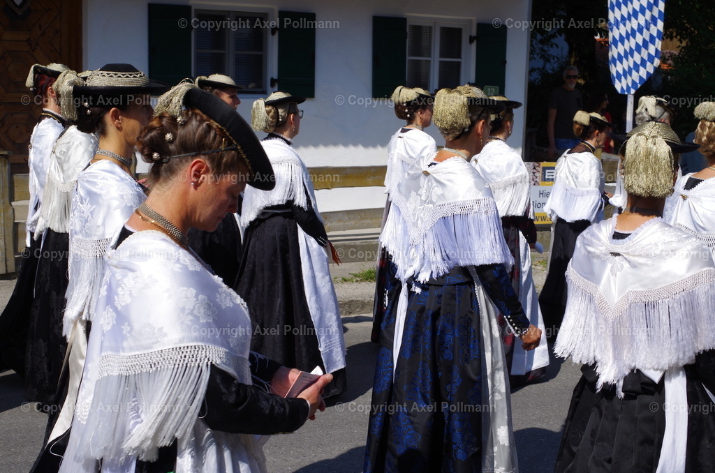 IMGP3845 | fotografiert von Axel PollmannLeonhardi Wallfahrt Benediktbeuern und Murnau, Fronleichnam, Fasching, Landschaft im Loisachtal und Benediktbeuern  - Realisiert mit Pictrs.com