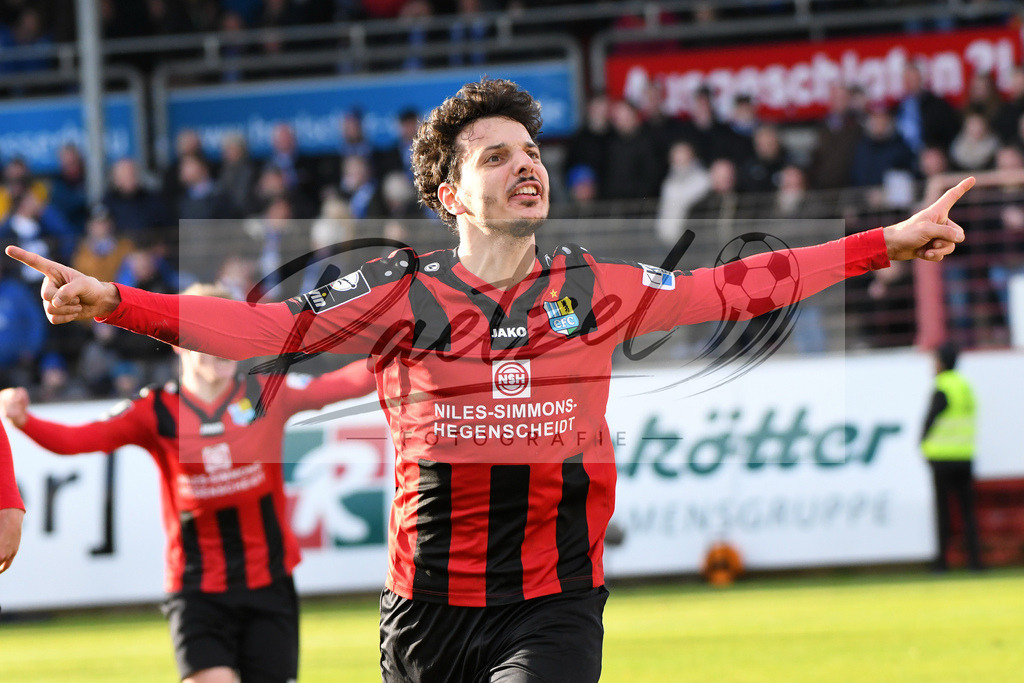 20200201_MEPCHE_0042 | Fußball, Herren: Philipp Hosiner (Chemnitzer FC) Torjubel, jubelt nach seinem Tor zum 1:2 waehrend des Spiels der 3. Liga zwischen SV Meppen und Chemnitzer FC in der Haensch-Arena am 01.02.2020 in Meppen, Deutschland. DFB / DFL REGULATIONS PROHIBIT ANY USE OF PHOTOGRAPHS AS IMAGE SEQUENCES AND/OR QUASI-VIDEO. - Realisiert mit Pictrs.com