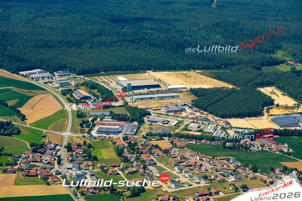 Die Luftaufnahme Mitterkreith - Roding wurde 2022 vom Flugzeug aus (keine Drohne) erstellt. Hohe Auflösung -für große Poster und Wandbilder geeignet - Garantiert!