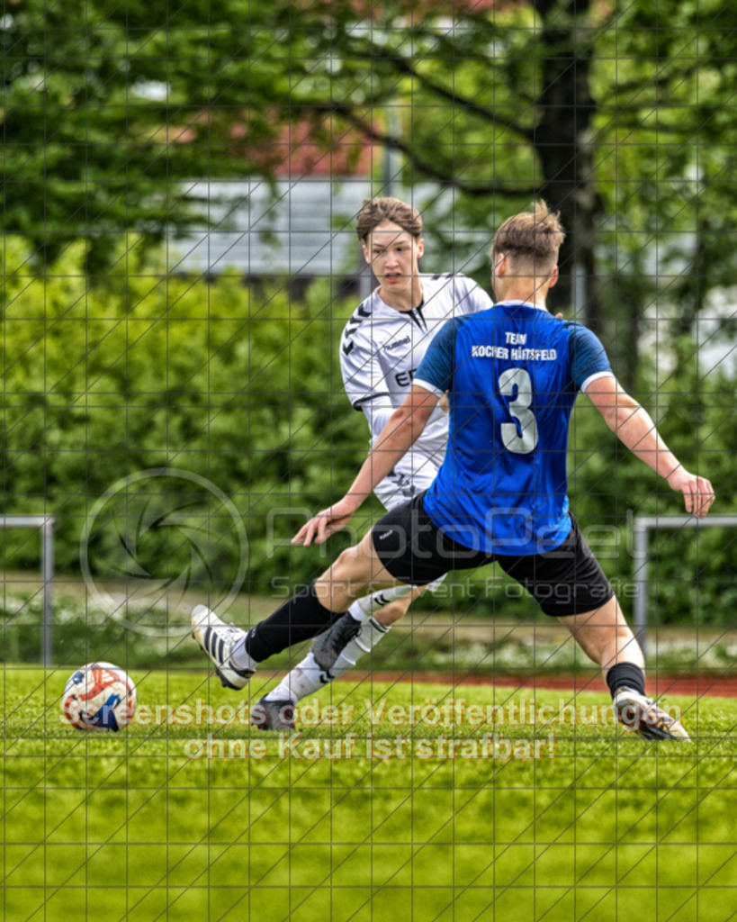20250426_162733_0229-Bearbeitet | #, SGM 1.FC Donzdorf/Reichenbach (weiß) vs. SGM FV 08 Unterkochen (blau), Fussball, A-Junioren Regionenstaffel Mitte 3 - WfV, Saison 2024/2025, Rasenplatz, Lautertal Stadion, Süßener Straße 16, 73072 Donzdorf, 26.04.2025 - 16:00 Uhr,Foto: PhotoPeet-Sportfotografie/Peter Harich