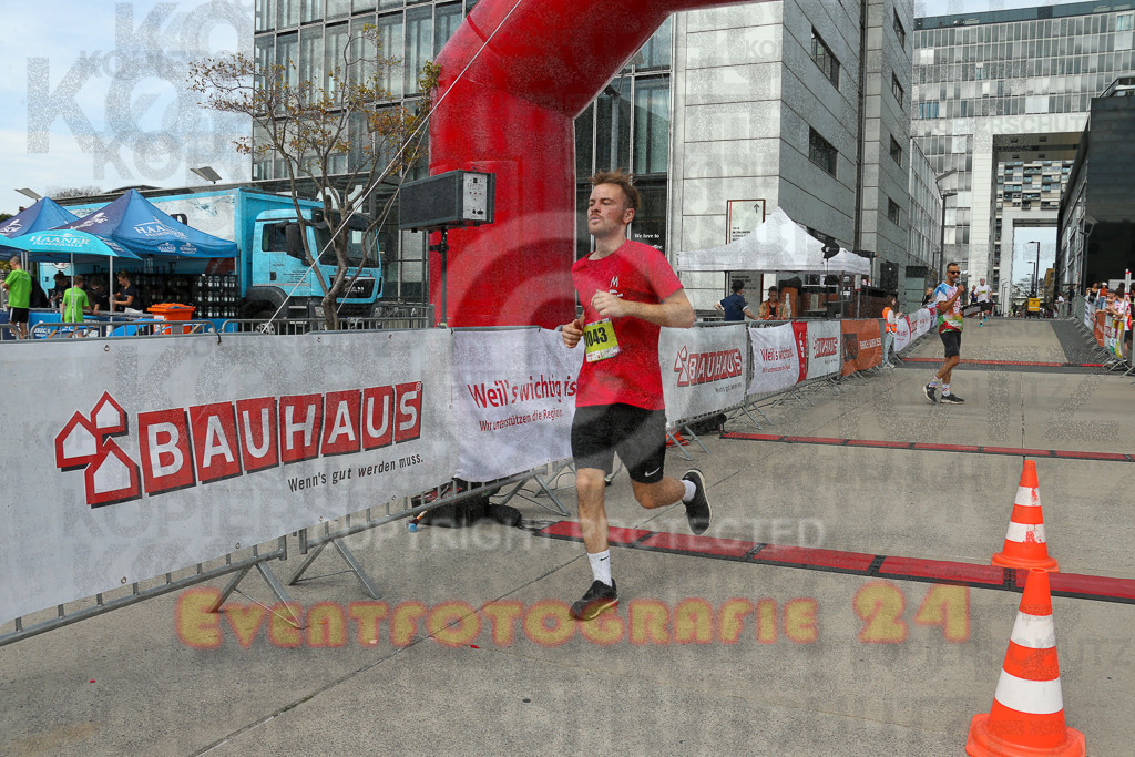 250920_1322_EX1_4200 | Sportfotografie im Rhein-Sieg Kreis, Köln, Bonn, NRW, Rheinland Pfalz, Hessen, etc. Unser Tätigkeitsfeld umfasst den Laufsport vom Volkslauf über den Marathon, Duathlon, Triathon bis zum Ultralauf wie Kölnpfad Ultra oder Schindertrail.