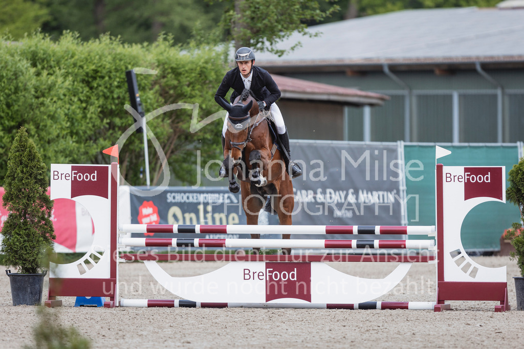 250506_Mühlen_SprPf-A2-209 | Deine schönsten Turniermomente als professionelle Fotos! Entdecke hochwertige Pferdesport-Fotografie im Online-Shop. Jetzt Fotos finden & bestellen!
