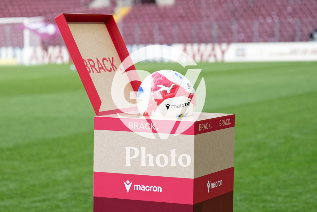 Brack Super League - Servette FC v FC Saint-Gall | The official match ball is seen during the Brack Super League match between Servette FC and FC Saint-Gall at Stade de Geneve in Geneva, Switzerland