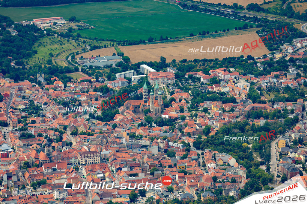 Das Luftbild der Stadt Naumburg wurde 2022 vom Flugzeug heraus erstellt (keine Drohnen-Aufnahmen) Aufnahmehöhe ca.450 Meter- hohe Bildauflösung und Druck-Qualität. Garantiert!