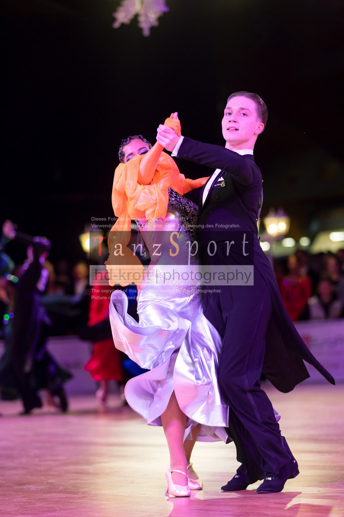 20241215_WDSF_Open_Youth_Std-Riga-8575 | Tanzsportbilder, Standardtanz, Lateintanz, WDSF, DTV, LTVB, dancecomp, goc, hessen tanzt, blaues band der spree, walzer, tango, wiener walzer, slowfox, quickstepp, samba, rumba, cha-cha-cha, paso doble. jive, hd-kroft photography, turniertanzsport