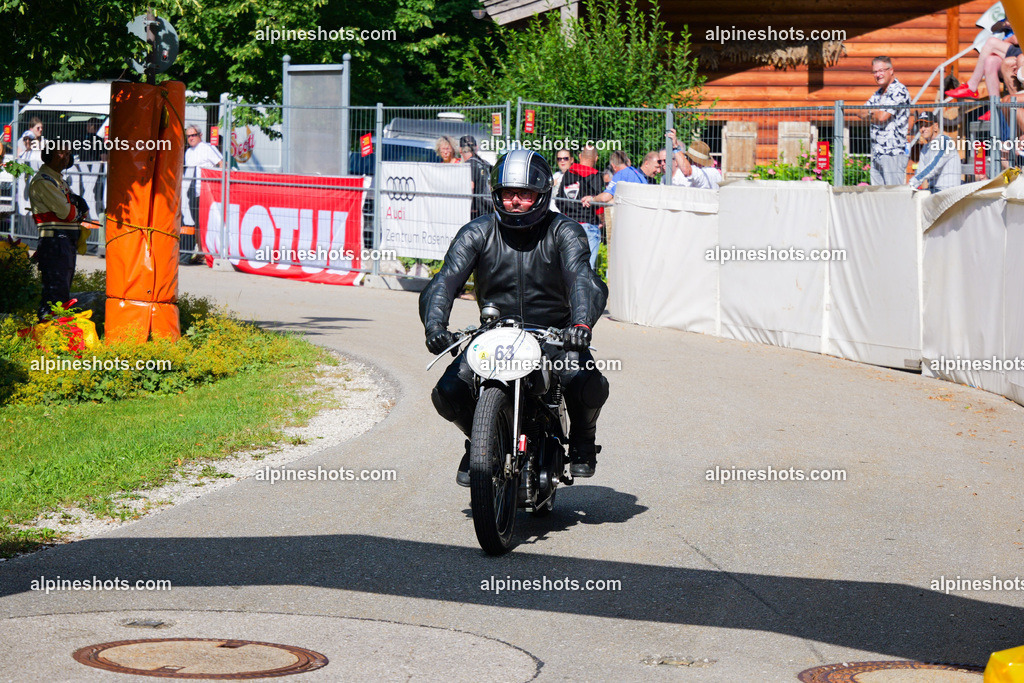 P1025903 | Erleben Sie atemberaubende, hochqualitative Fotos Ihrer Fahrt entlang der malerischen Alpenstraßen. Besuchen Sie alpineshots.com, um professionelle Aufnahmen Ihrer unvergesslichen Reise zu finden und zu kaufen - Realisiert mit Pictrs.com