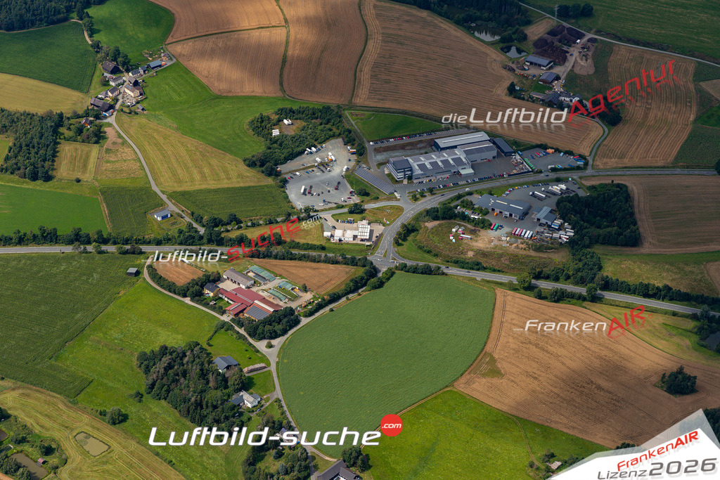 Das Luftbild der Stadt Naila wurde 2021 vom Flugzeug heraus erstellt (keine Drohne) Aufnahmehöhe ca.450 Meter- hohe Bildauflösung und Druck-Qualität garantiert!