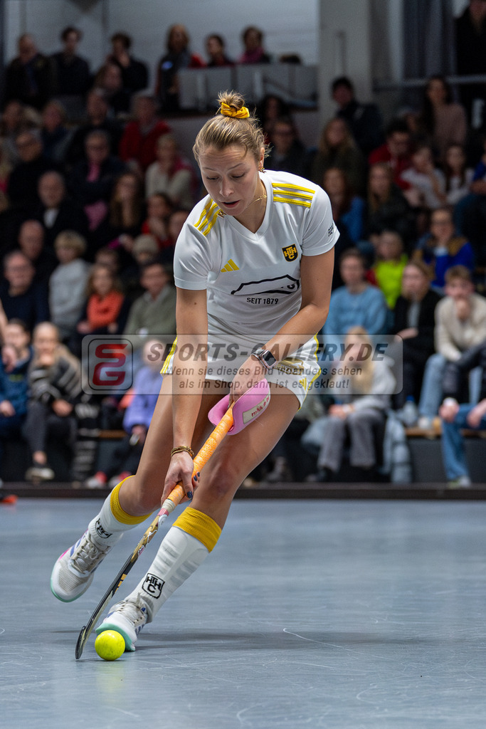 SM_2024-12-20-D85_-611 | 1.Bundesliga Hallenhockey  (W) DCADA - HTHC / 6:5 (3:3)
