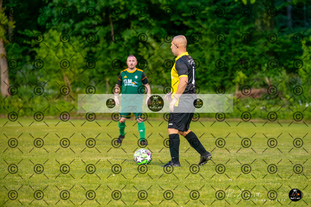 20260501_FCA-40_vs_FCLjL_047-90 | Sport und Naturfotografie von Roberto Esposito zeigt echte Momente Bewegung und die Schönheit der Natur. Ausdrucksstarke Bilder schaffen Emotionen.