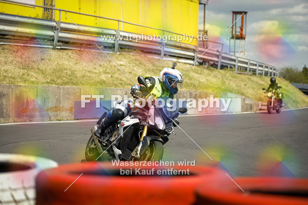 OBK_Mai_Martina_Markus-11180 | Hier findet Ihr Bilder von Touristenfahrten auf der Nürburgring Nordschleife oder von anderen Veranstaltungen die ich besucht habe. Viel Spass beim Durch Schauen 