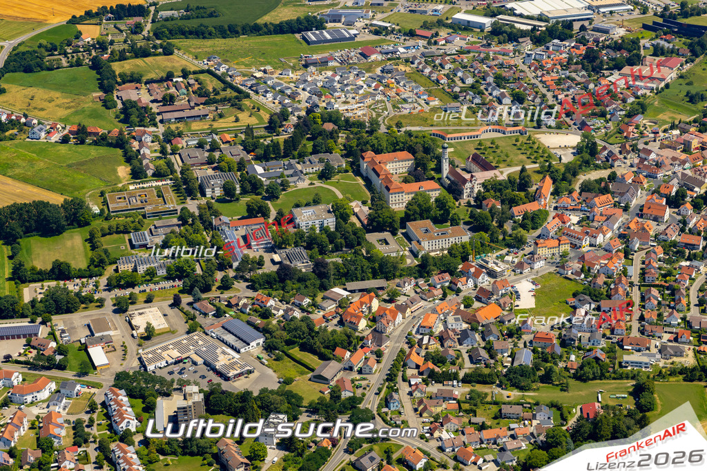 Aktuelles Luftbild von  Bad Schussenried - Die Luftaufnahme wurde 2022 mittels UL-Flugzeug erstellt ( keine Drohne ) - hochauflösende Kamera-Systeme von  Canon -Beste Qualität - Für grossformatige Ausdrucke geeignet. Die Geschenkidee !