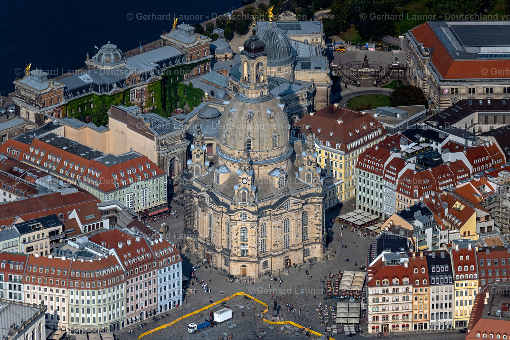 4060892 | DRESDEN 07.09.2021 Kirchengebäude " Frauenkirche Dresden " am Neumarkt im Altstadt- Zentrum der Innenstadt im Ortsteil Altstadt in Dresden im Bundesland Sachsen, Deutschland. Weiterführende Informationen bei: DREWAG - Stadtwerke Dresden GmbH. // Church building in " Frauenkirche Dresden " on Neumarkt Old Town- center of downtown in the district Altstadt in Dresden in the state Saxony, Germany. Further information at: DREWAG - Stadtwerke Dresden GmbH. Foto: Gerhard Launer