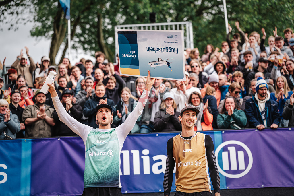 Beachvolleyball | Männer | Allianz German Beach Tour 2026 | Tourstop Düsseldorf | 17.05.2026 | v.l. Paul Henning und Lukas Pfretzschner gewinnen das Turnier in Düsseldorf