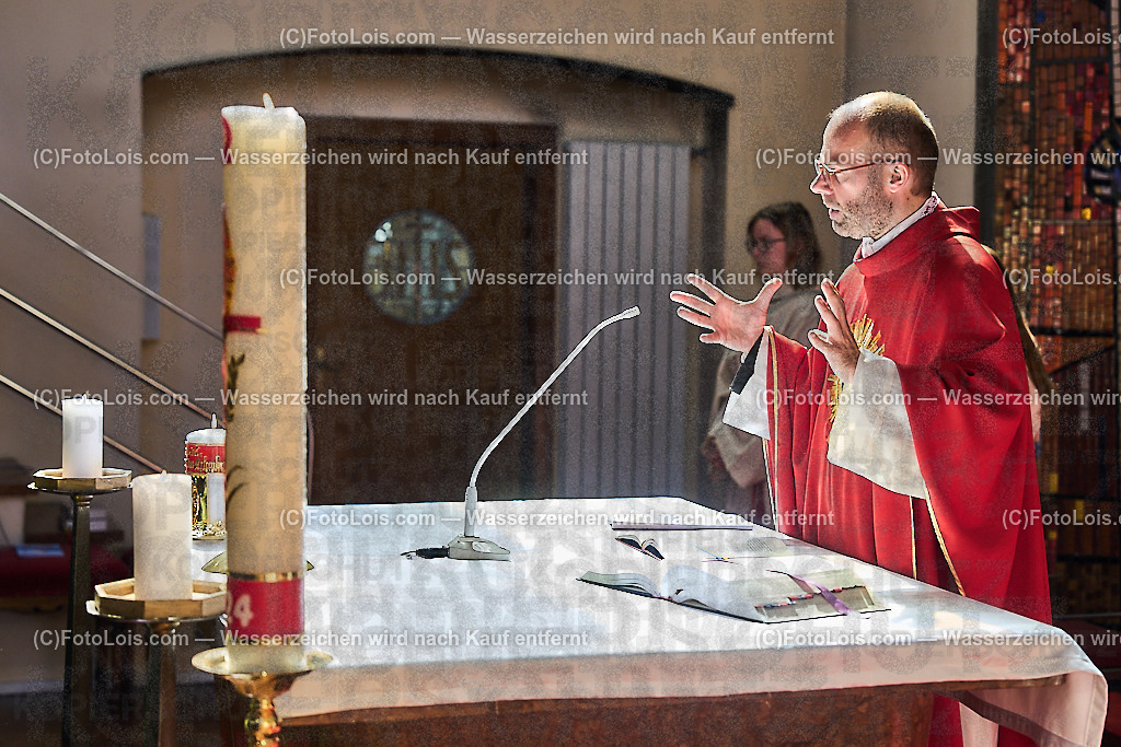ALP0744_PfarrFirmung Wieselburg_Generalvikar_Weiss Christoph | (C)FotoLois.com, Alois Spandl, Firmung in der Pfarrkirche Wieselburg mit Generalvikar Dr. Christoph Weiss, Dechant Pfarrer Daniel Kostrzycki und Monignore Franz Dammerer, Sa 15. Juni 2024.