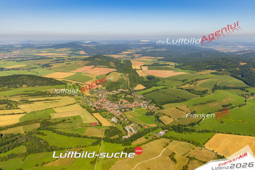 Neue Luftbildaufnahme der Stadt Roßdorf - Das Luftbild wurde 2025 vom UL-Flugzeug heraus erstellt ( keine Drohnenaufnahme ) - Hochauflösende Luftaufnahme - für Wandbilder und großformatige Ausdrucke geeignet. Das besondere Geschenk!Hier alle&nbsp;Infos zur Lizenzierung der LuftaufnahmeWir fliegen auch dieses Jahr wieder in Ihre Region um Luftbilder zu erstellen.- Luftbild anfragen