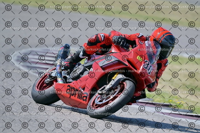 26BT02-0557 | markuskiefer.com - Realisiert mit Pictrs.com