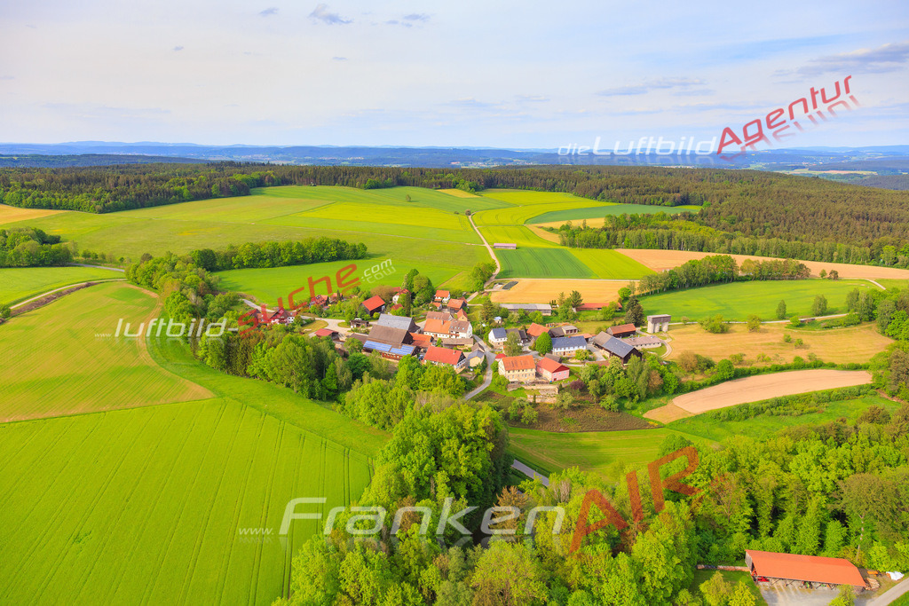 Luftbild von Simmelbuch Eckersdorf - Luftaufnahme wurde 2016 von https://frankenair.de mittels Flugzeug (keine Drohne) erstellt - die Geschenkidee