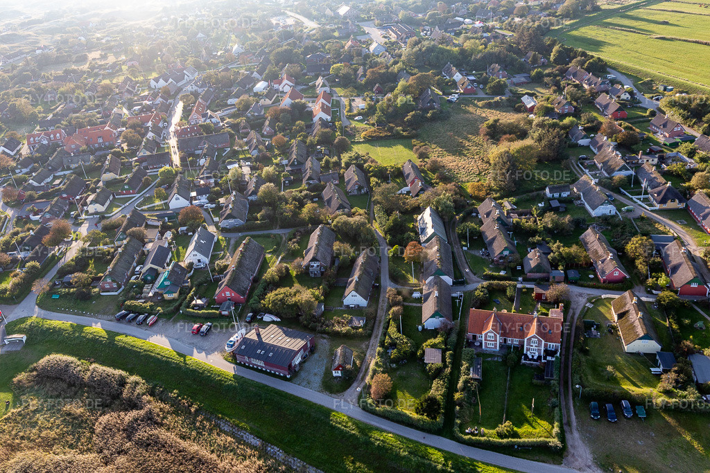 Luftbild: Ortsansicht in Fanø im Bundesland Syddanmark in Dänemark. – Foto: IMG_118896.jpg vom 21.09.2019 durch Werner Riehm/FLY-FOTO.de – Auflösung des Originals: 5472 x 3648 px