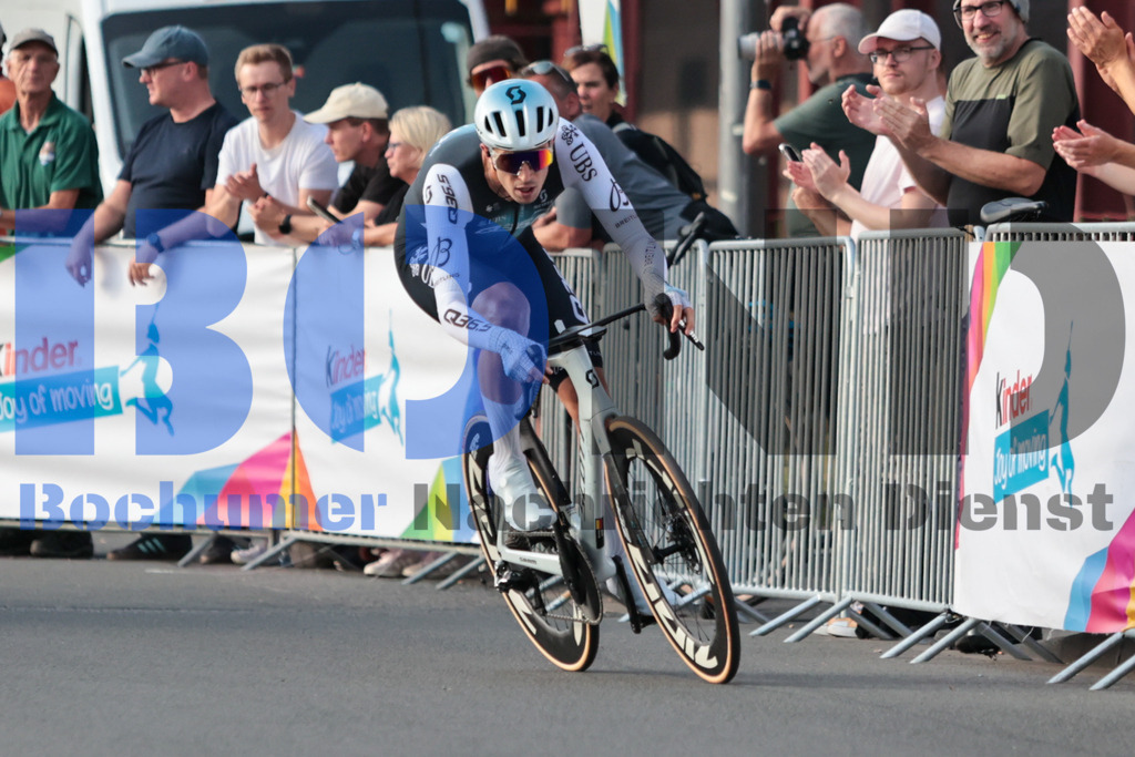 SES_DEUTOU20250820-167 | bond - Realisiert mit Pictrs.com