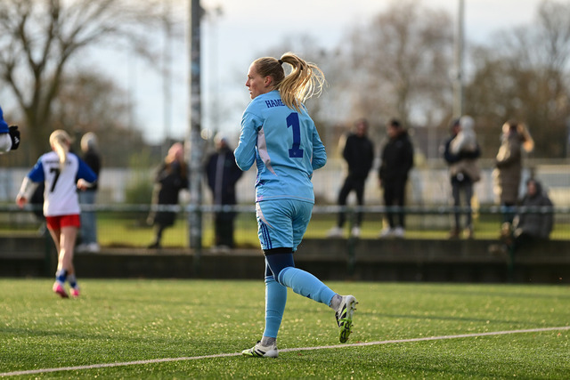 Fußball I Frauen I Saison 2025-2026 I Regionalliga Nord I 11. Spieltag I Hamburger SV U20 - Holstein Kiel I 28701 | Der Sportfotograf. - Realisiert mit Pictrs.com