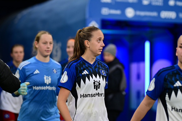 Fußball I Frauen I Saison 2025-2026 I DFB-Pokal I Achtelfinale I Hamburger SV - Bayer 04 Leverkusen I 16497 | Der Sportfotograf. - Realisiert mit Pictrs.com