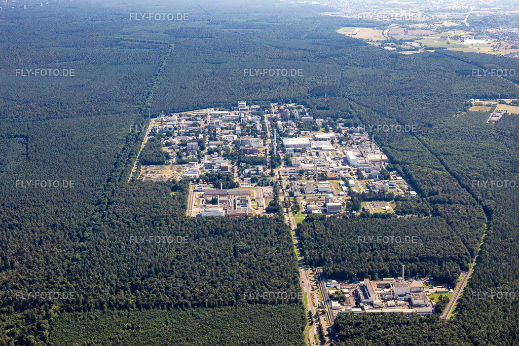 KIT-Campus Nord aus Norden | Luftbild: KIT-Campus Nord aus Norden im Ortsteil Leopoldshafen in Eggenstein-Leopoldshafen im Bundesland Baden-Württemberg in Deutschland. Foto: IMG_128049.jpg vom 12.08.2021 durch ©2025 Werner Riehm fly-foto.de/copyright - Realisiert mit Pictrs.com