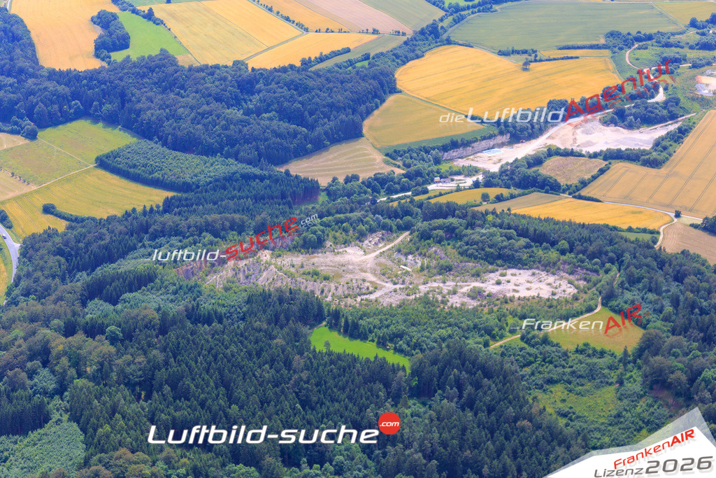 Die Luftaufnahme Boehlbach - Weissenbrunn wurde vom UL-Flugzeug (keine Drohne) aus fotografiert.Hohe Druck- Auflösung-die Geschenkidee!