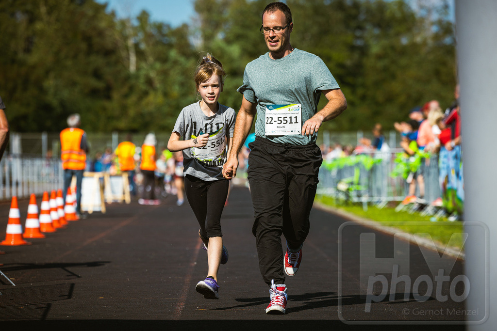 16. Hoywoj-CityLauf im Sportforum Hoyerswerda - 16.09.2023 | 555m Wohnungsgesellschaft-Familien-Flitzer-Lauf - Realisiert mit Pictrs.com