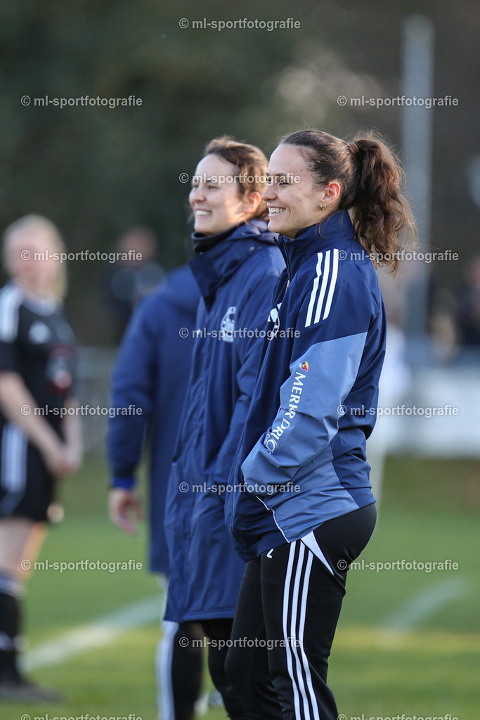 Fußball I Frauen I Saison 2025/2026 I Oberliga Schleswig-Holstein I 14. Spieltag I Merkur Hademarschen - SSC Hagen Ahrensburg | ml-sportfotografie - Realisiert mit Pictrs.com